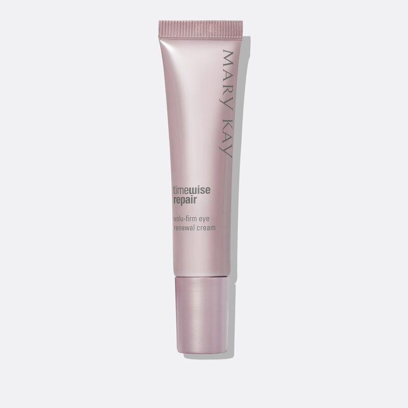 TimeWise Repair Volu-Firm Eye Renewal Cream contra un fondo gris