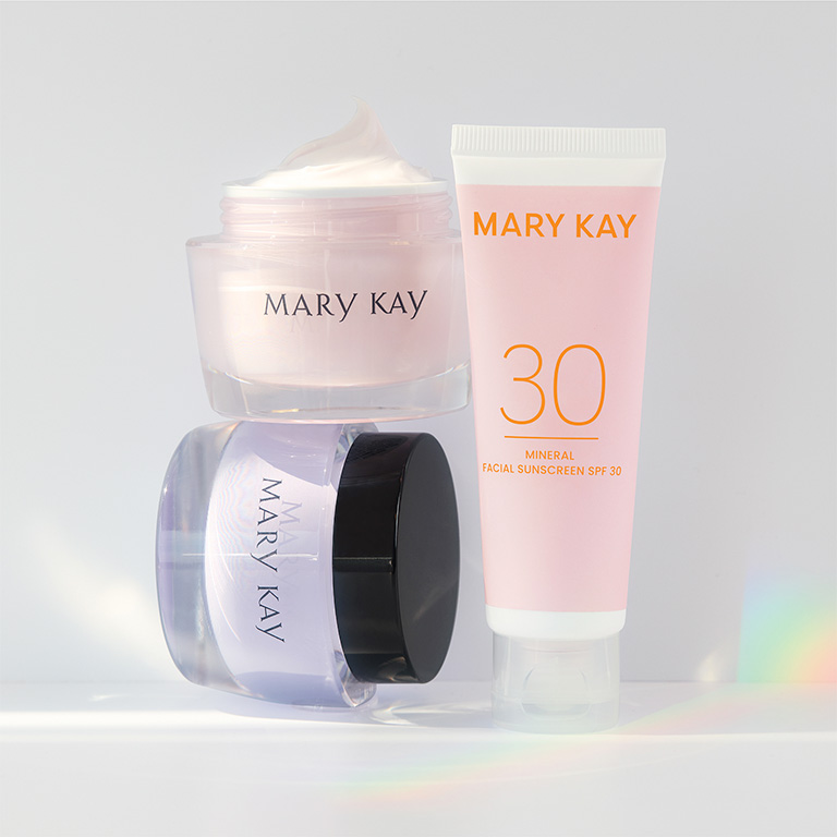 Mary Kay Oil-Free Hydrating Gel e Intense Moisturizing Cream junto al Mineral Facial Sunscreen Broad Spectrum SPF 30